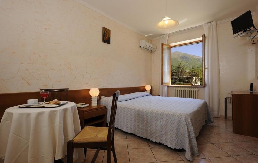 Hotel Europa Norcia Quarto foto